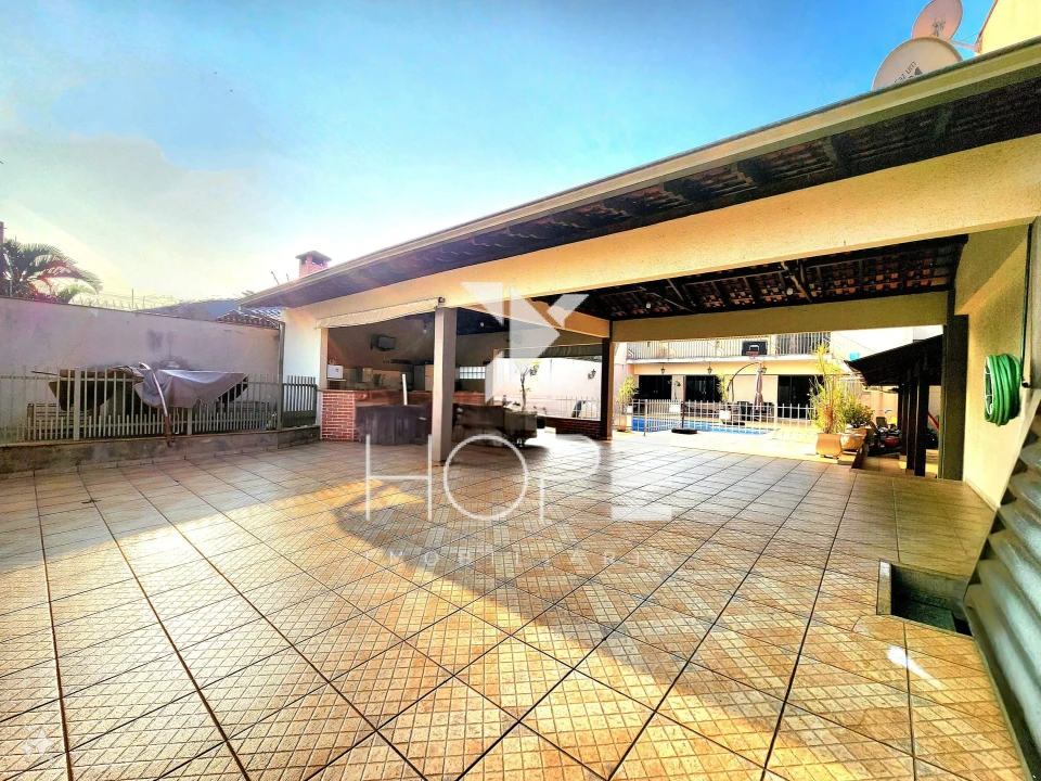 Imagens do imóveis Sobrado à Venda 5 Quartos – Bairro Coliseu – Zona Norte Londrina PR