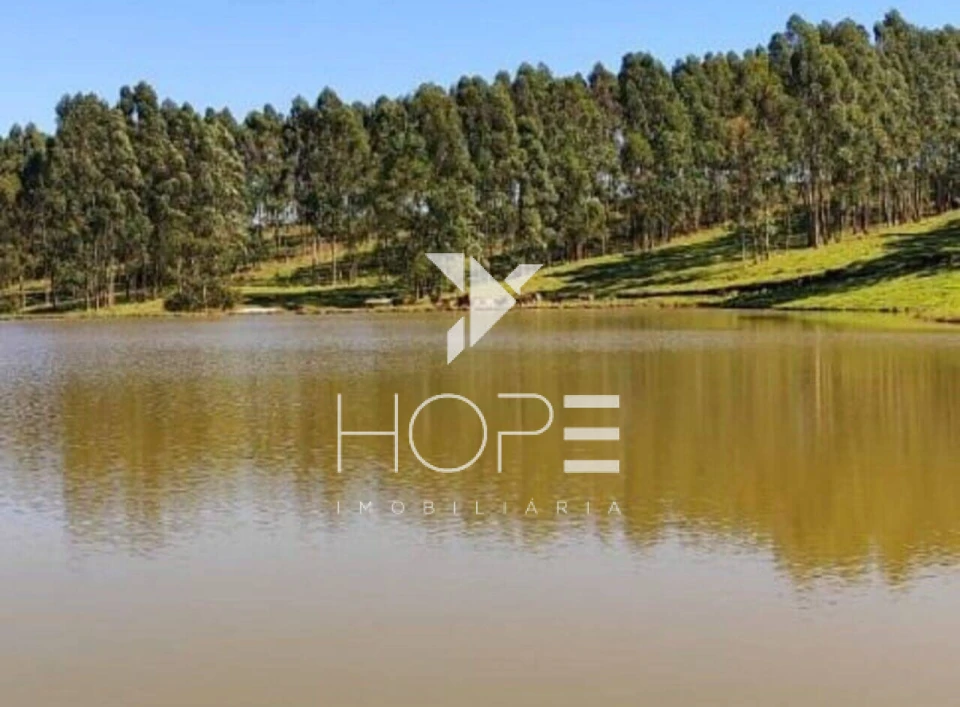 Fazenda à venda na região de Botucatu/SP – 119,5 alqueires – Rica em água