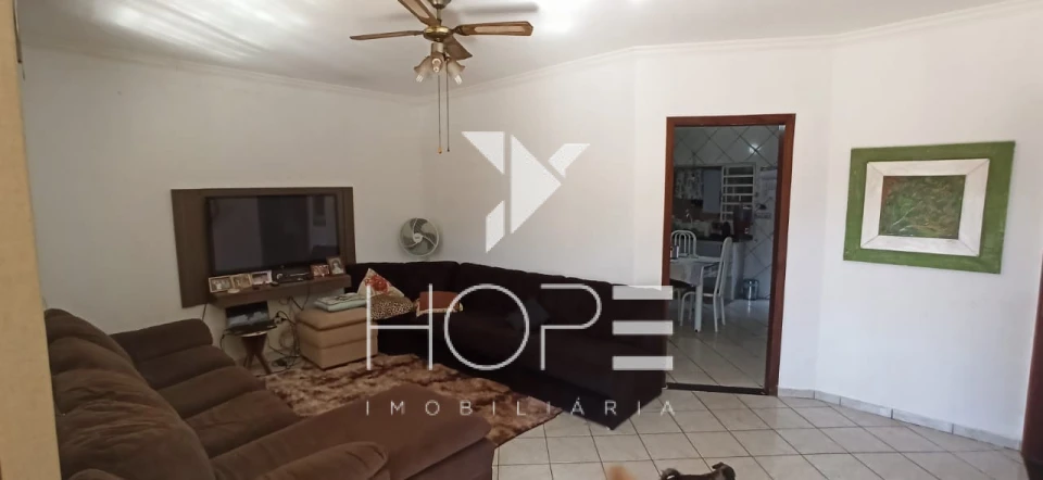 Imagens do imóveis Casa Térrea à Venda – 193m² – 4 Quartos (1 Suíte) – Vila Brasil – Região Central – Londrina/PR