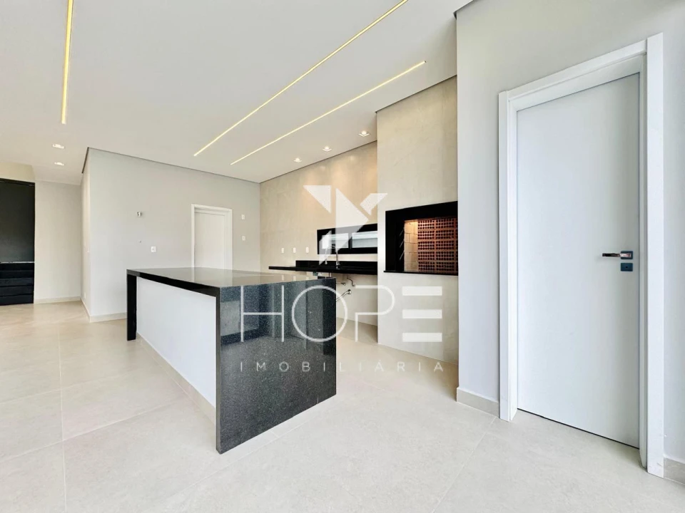 Sobrado Novo de 3 Suítes à Venda no Araçari – Parque Tauá – Londrina