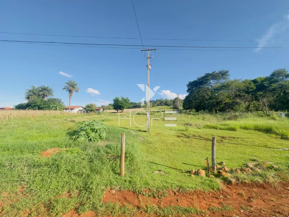 Imagens do imóveis Chácara à venda – 30.000 m² – Patrimônio Regina – Londrina/PR – Piscina e Espaço Gourmet