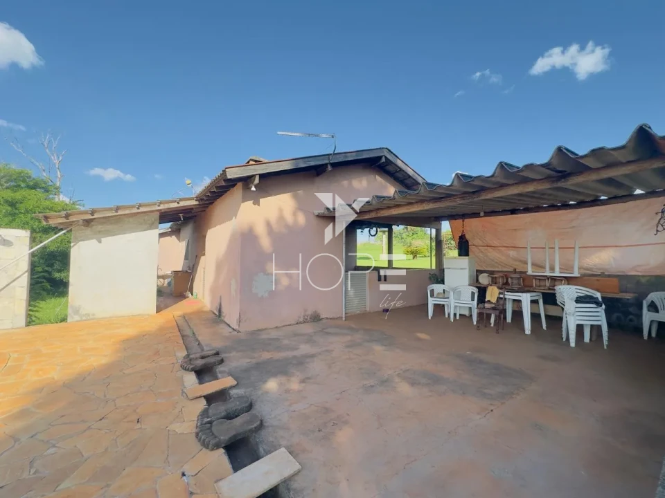 Imagens do imóveis Chácara à venda – 30.000 m² – Patrimônio Regina – Londrina/PR – Piscina e Espaço Gourmet