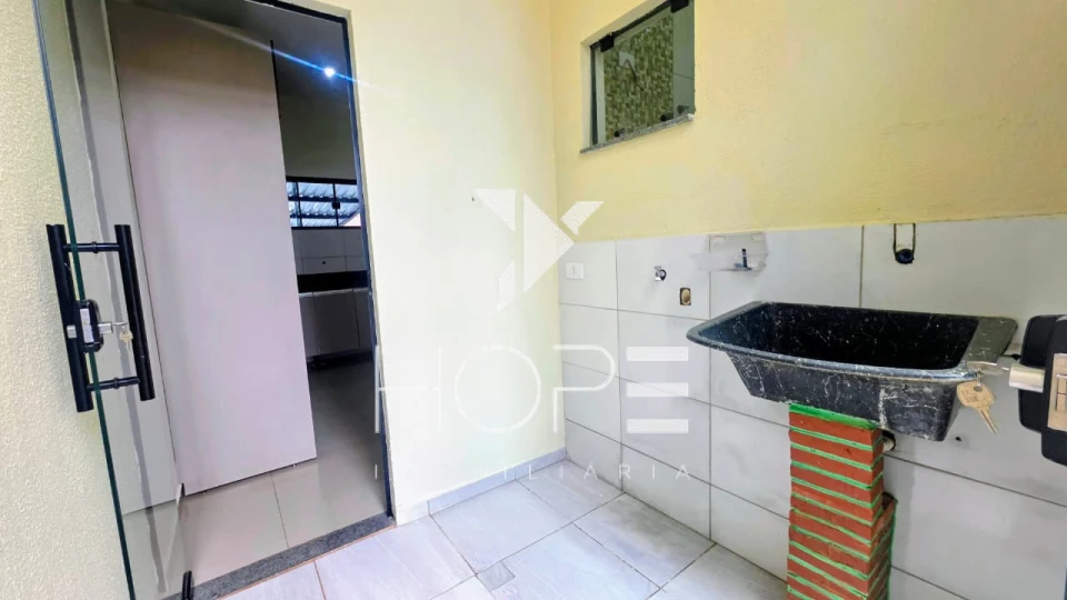 Casa para Venda e Locação – 131 m² – Colúmbia – Londrina/PR