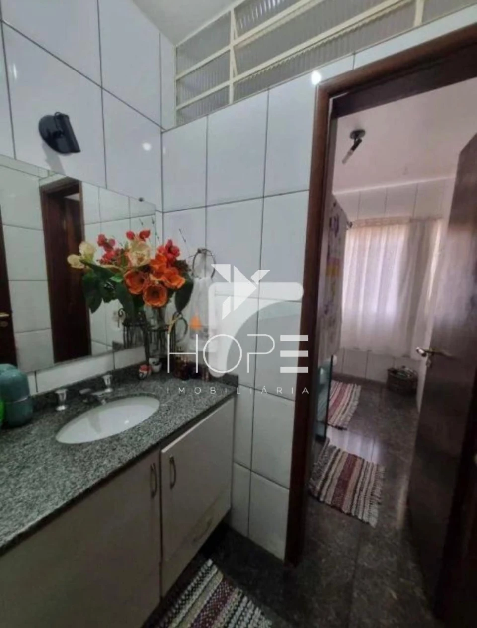 Casa à Venda – 167 m² – 4 Quartos (1 Suíte) – Petrópolis – Região Central – Londrina/PR