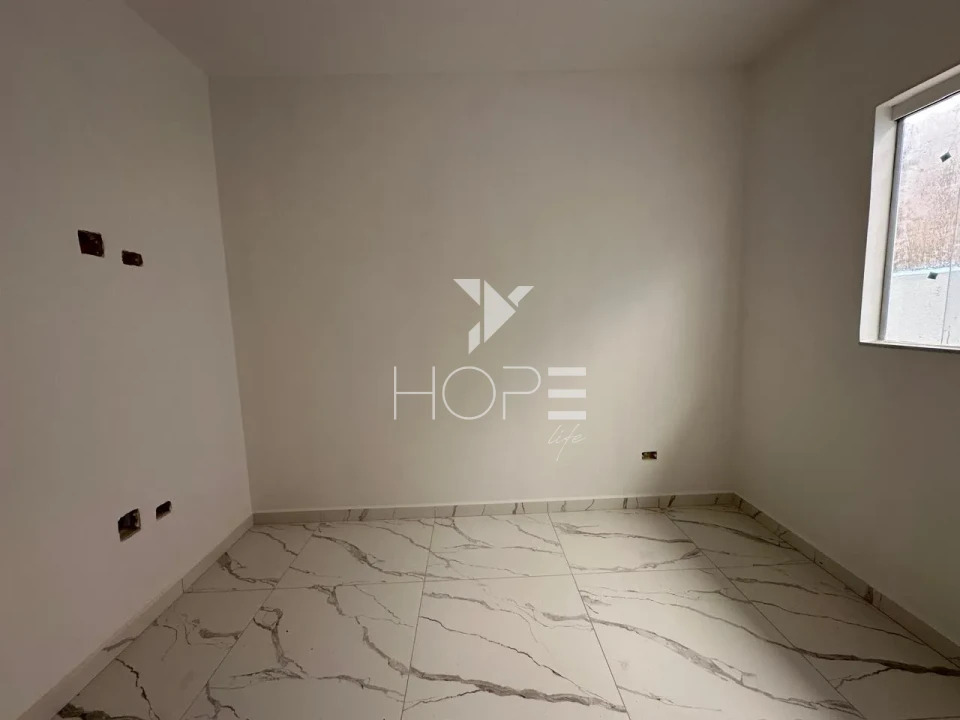 Imagens do imóveis Casa à venda com 2 quartos (1 suíte) e terreno de 180 m² no Jardim Colúmbia – Zona Oeste – Londrina/PR