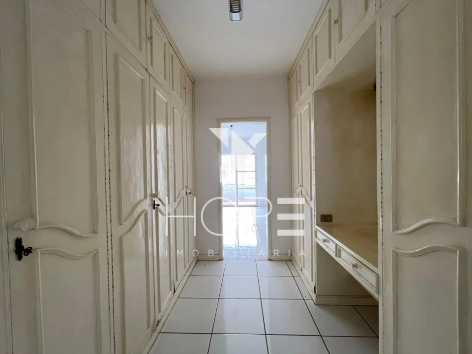 Sobrado Comercial e Residencial para Venda e Locação – 5 Quartos (2 Suítes) – Centro – Londrina/PR 