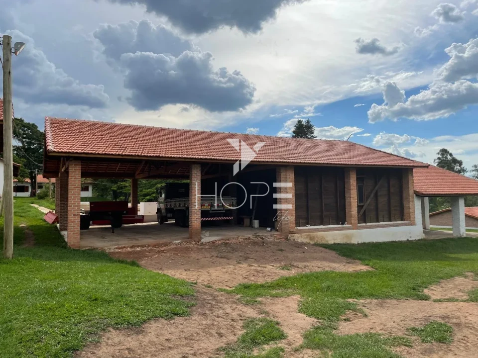 Imagens do imóveis Sítio à venda com 20.76 alqueires - sede com piscina - 4 represas - pecuária e lazer - Itu SP