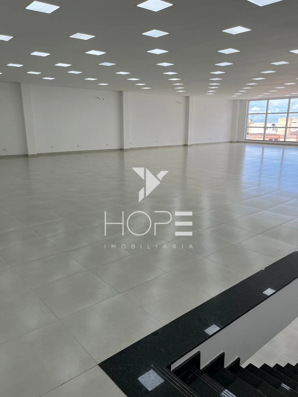 Loja Comercial Nova para Locação – 670 m² – Dois Pavimentos – região Central - Londrina/PR