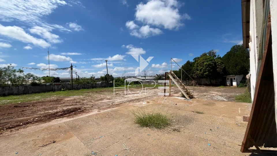 Imagens do imóveis Barracão para venda e locação – 5.000m² de terreno – 1.000m² de Barração - 150m² de escritório - com docas – Zona Industrial – Ibiporã/PR