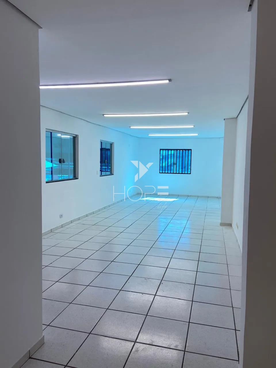 Barracão comercial para venda e locação com 650m² - terreno com 784m² - Bairro Andes - Londrina PR