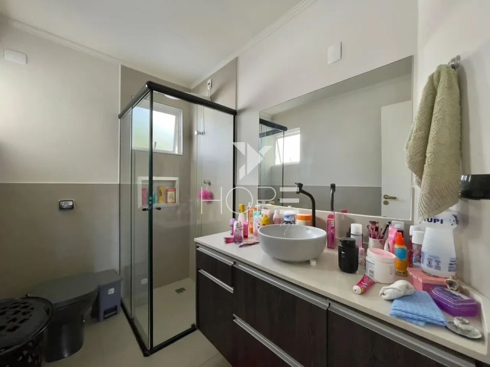 Sobrado em Condomínio à Venda – 261m² – 3 Quartos (1 Suíte) – Vale das Araucárias – Parque Residencial Alcântara – Zona Sul – Londrina/PR