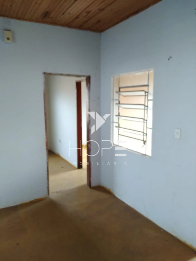 Casa à Venda 2 Quartos no Centro de Porecatu - PR – Terreno Amplo com Potencial