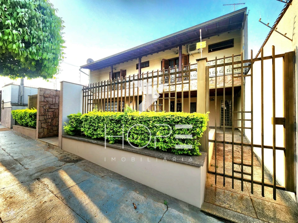 Sobrado à Venda 5 Quartos – Bairro Coliseu – Zona Norte Londrina PR