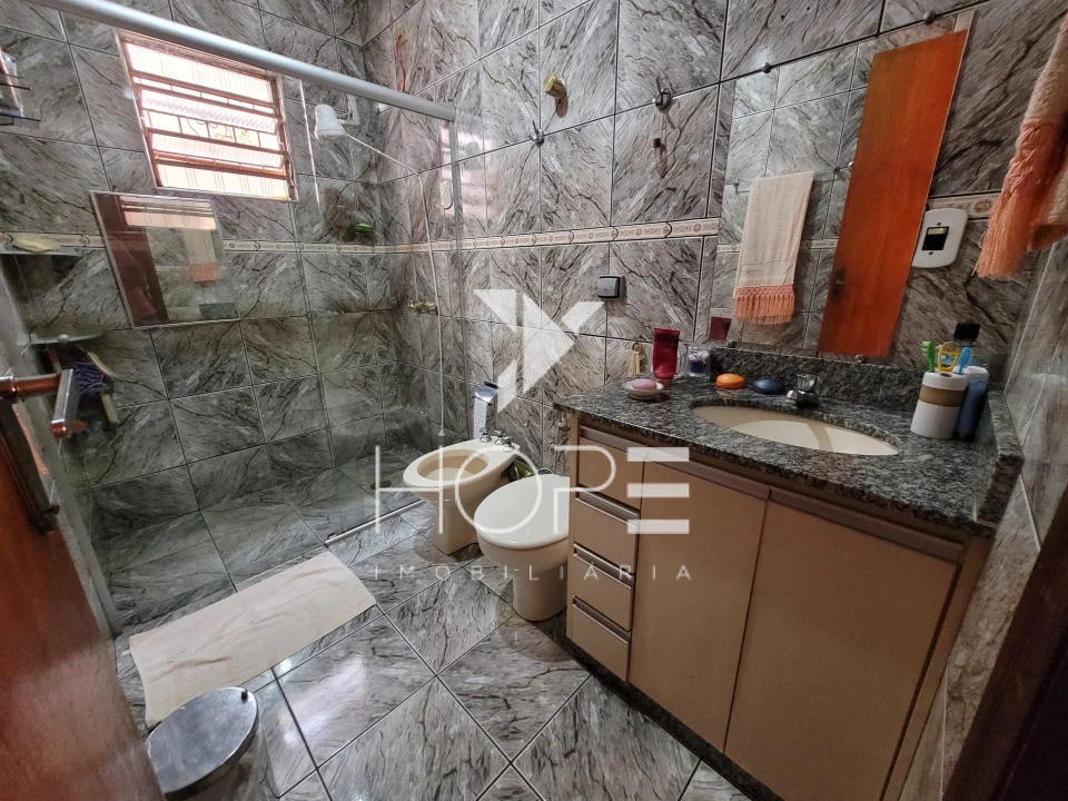 Casa com edícula à venda – 3 quartos (1 suíte) – Bairro Coliseu – Londrina/PR