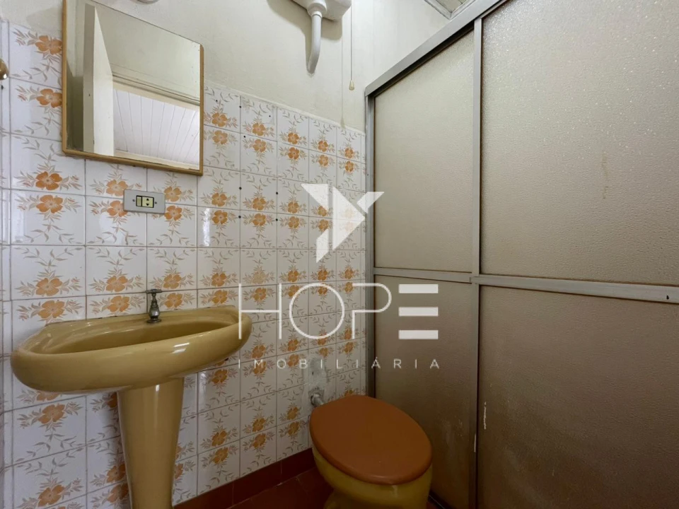 Sobrado Comercial e Residencial para Venda e Locação – 5 Quartos (2 Suítes) – Centro – Londrina/PR 