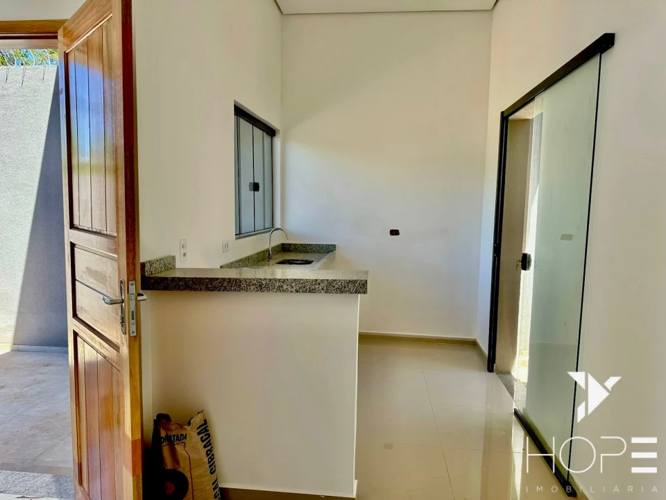 Casa Geminada Á Venda E Locação Jardim Maria Celina Londrina