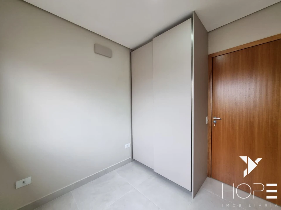Imagens do imóveis Casa geminada assobradada à venda – 180m² – 3 Quartos com suíte – Conjunto Semiramis Barros Braga – Londrina/PR
