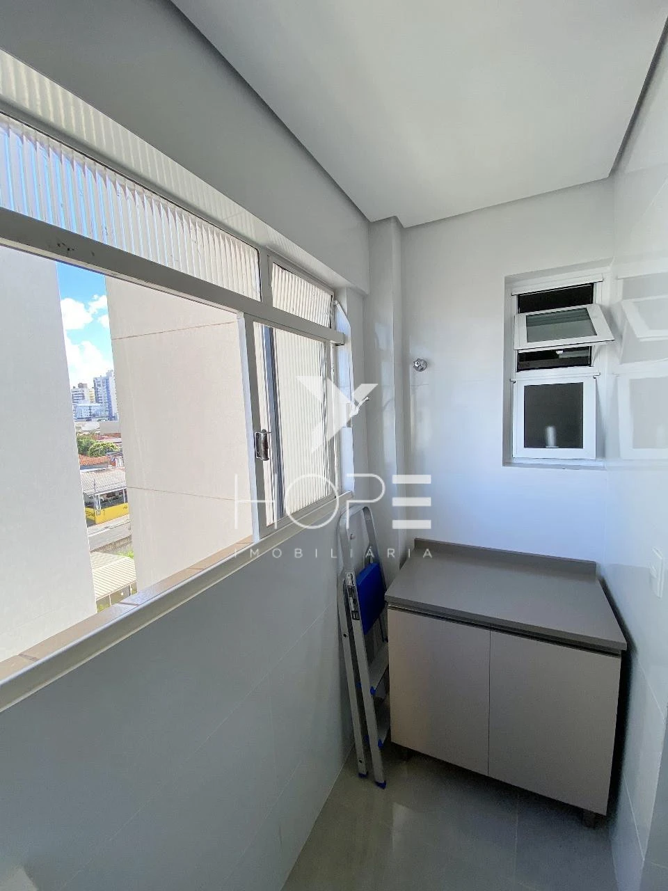 Imagens do imóveis Apartamento à Venda – 59 m² – 2 Quartos – Edifício Torre de Belém – Centro – Londrina/PR