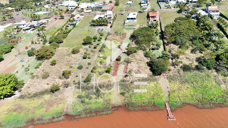 Chácara Beira-Rio de Alto Padrão à Venda – Condomínio Porto das Águas – Porecatu/PR