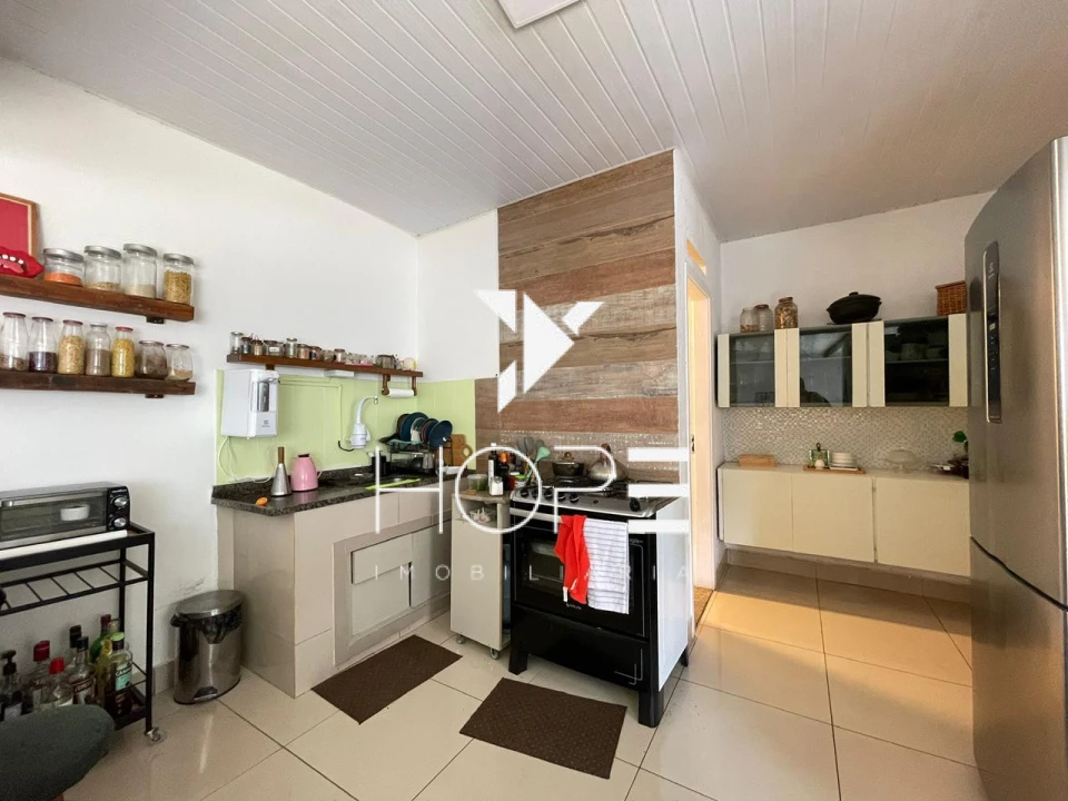 Casa à venda – 4 quartos – Jardim Alvorada – Londrina/PR