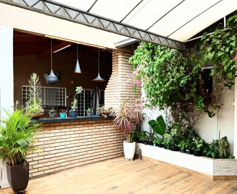 Imagens do imóveis Casa à venda com 400 m² - 3 quartos - suíte - piscina - 4 vagas - Zona Oeste - Jardim Shangri-lá - Londrina PR