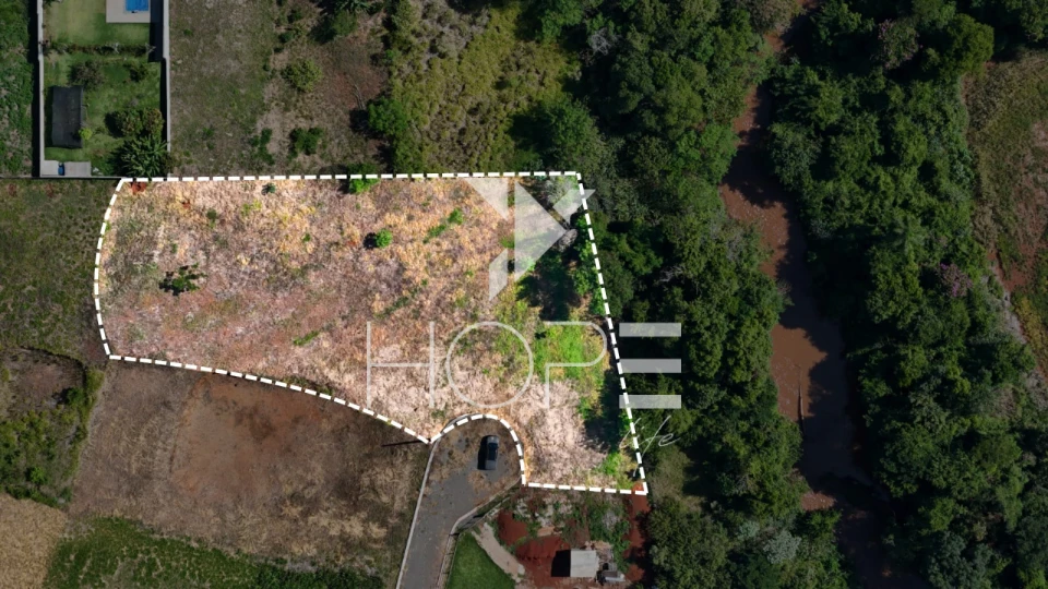 Terreno em Condominio de Chácara à Venda - Condomínio Portal Fazenda 2.484.93m²– Zona Sul  Londrina PR
