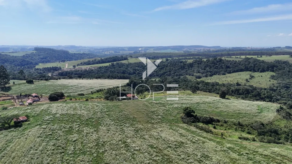 Imagens do imóveis Fazenda à venda com 48.25 alqueires - agricultura e pastagem - frente para o asfalto - São Miguel Arcanjo SP