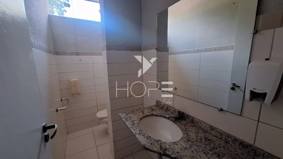 Imagens do imóveis Casa comercial para locação com 350m² - 6 salas - 5 vagas - próximo ao Hospital Evangélico - Lago Parque - Londrina PR