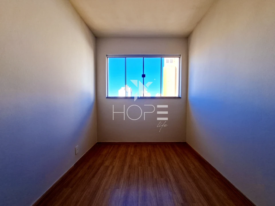 Imagens do imóveis Edifício Camburiú - apartamento à venda com 2 quartos - andar alto - sol da manhã - Centro - Londrina PR