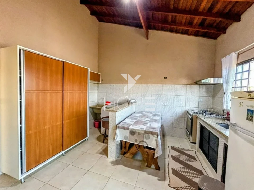 Imagens do imóveis Chácara à venda com 10.278 m² - 3 quartos - 2 banheiros - Rodovia Engenheiro Ângelo Lopes - Ibiporã PR