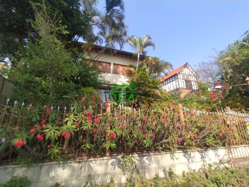 Casa (Sobrado) para Venda, 3 dorm(s), 1 suite(s), 6 vaga(s), 290 m²
