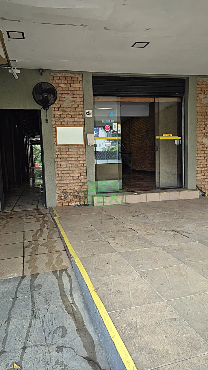 Salão Comercial para Restaurante, Cabelereiro, para Locação em Alto Pinheiros, 225m²