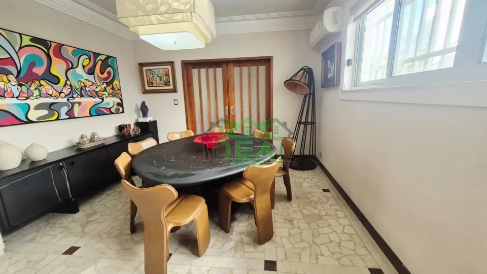 Imagens do imóveis Linda Casa com 4 suítes,6 vagas de garagem . Lazer completo