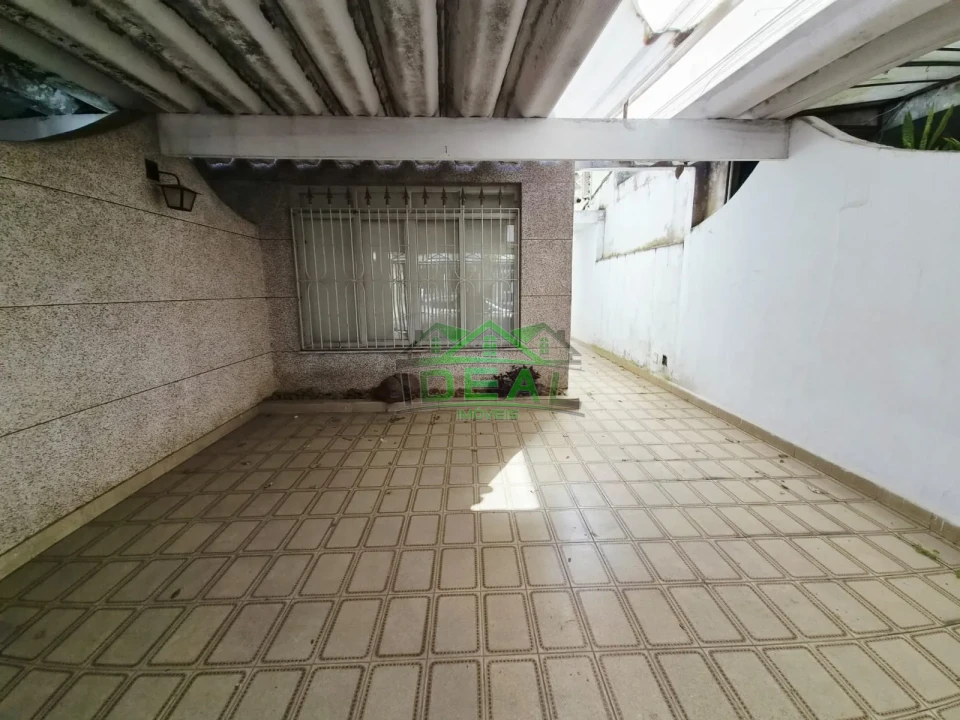 Sobrado a venda , 3 dormitórios sendo 1 suíte com varanda, 2 vagas de garagem