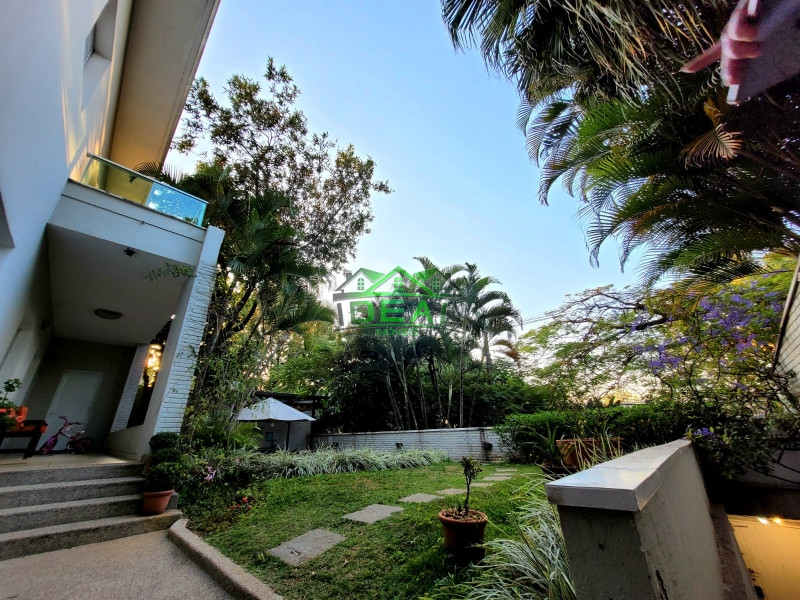 Sobrado para Venda no Alto da Lapa, 4 dorm(s), 2 suite(s), 4 vaga(s), 463 m², Reformada!
