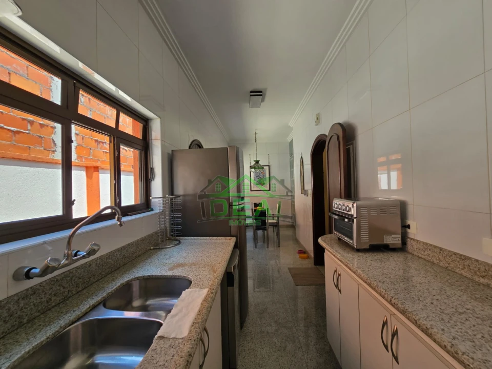 Casa Térrea para Venda no Alto de Pinheiros, 4 Dorms, 2 Suítes e 6 Vagas
