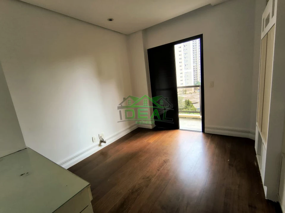 Apartamento a venda. Excelente localização. 3 Dormitórios sendo 1 suíte, 2 vagas