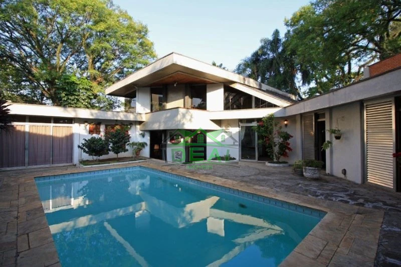 Casa para Venda no Alto de Pinheiros, 5 Dorms sendo 2 Suítes, 6 Vagas e Piscina