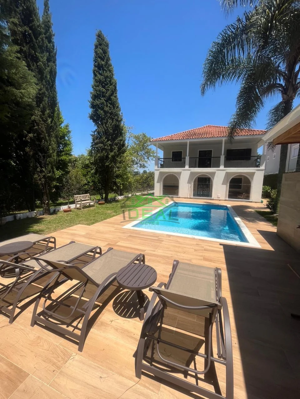 Casa de Condomínio para comprar 450m², 3 suítes, 6 vagas e 5 banheiros
