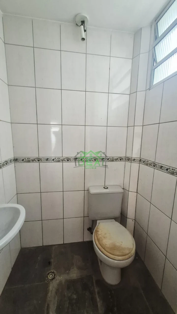 Imagens do imóveis Casa a venda com 2 dormitórios, sendo um suíte, parte inferior com 2 dormitórios,5 vagas de garagem