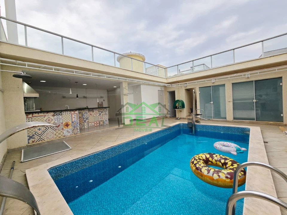 Casa Térrea Reformada na City Lapa, 4 Suítes, 6 Vagas, Piscina e Churrasqueira