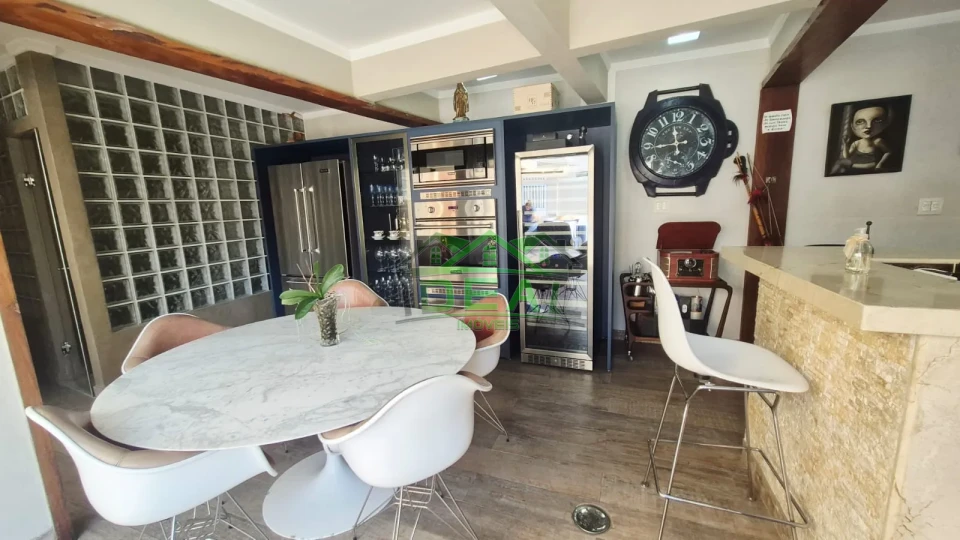 Imagens do imóveis Linda Casa com 4 suítes,6 vagas de garagem . Lazer completo