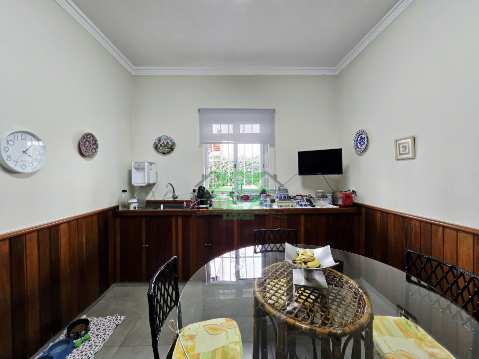 Imagens do imóveis Casa Térrea para Venda na Lapa, 4 dorm(s), 2 suite(s), 7 vaga(s), 500 m²AC e 710AT