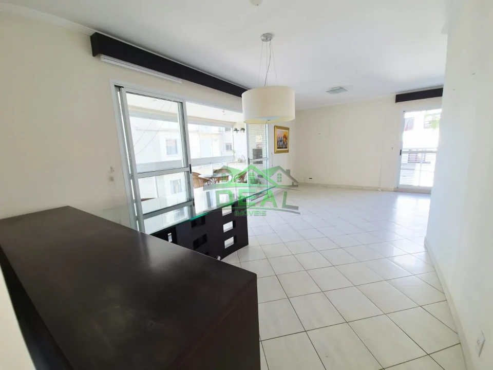 Apartamento a venda com 3 Suítes, armários embutidos, 3 vagas de garagem