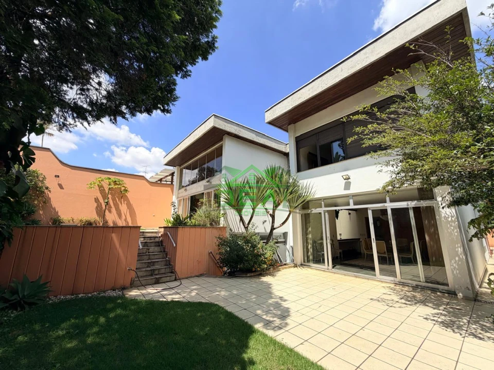 Imagens do imóveis Espaçoso Sobrado para Venda no Alto da Lapa, 4 suítes, 6 Banheiros e 6 Vagas