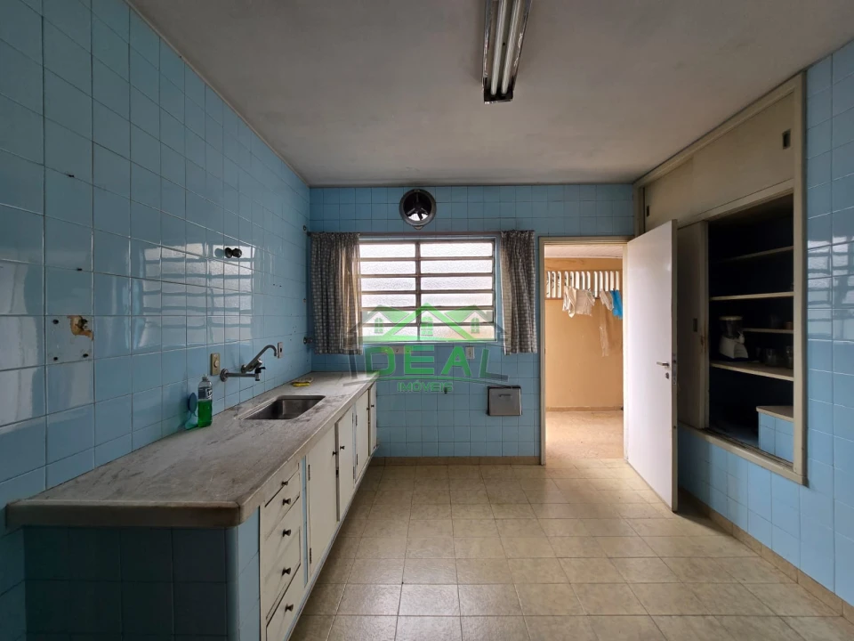 Casa Térrea disponível para Venda, com possibilidade de uso comercial ou residencial, localizada na Lapa.