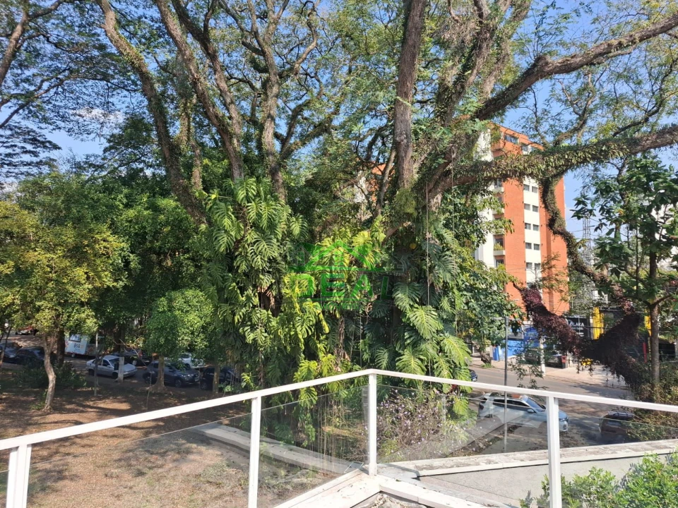 Casa Reformada para Venda no Alto da Lapa, 4 dorm, 2 vagas, 260 m², 367 m²