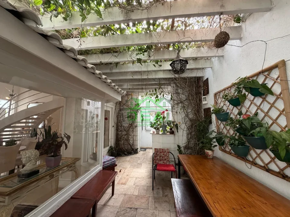 Imagens do imóveis Incomparavel Casa na Vila Madalena, 5 Suítes, 4 Vagas, Quintal e Churrasqueira