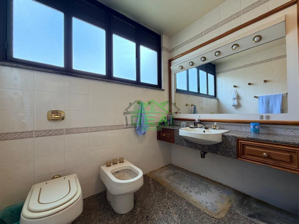 Imagens do imóveis Espaçoso Sobrado para Venda no Alto da Lapa, 4 suítes, 6 Banheiros e 6 Vagas