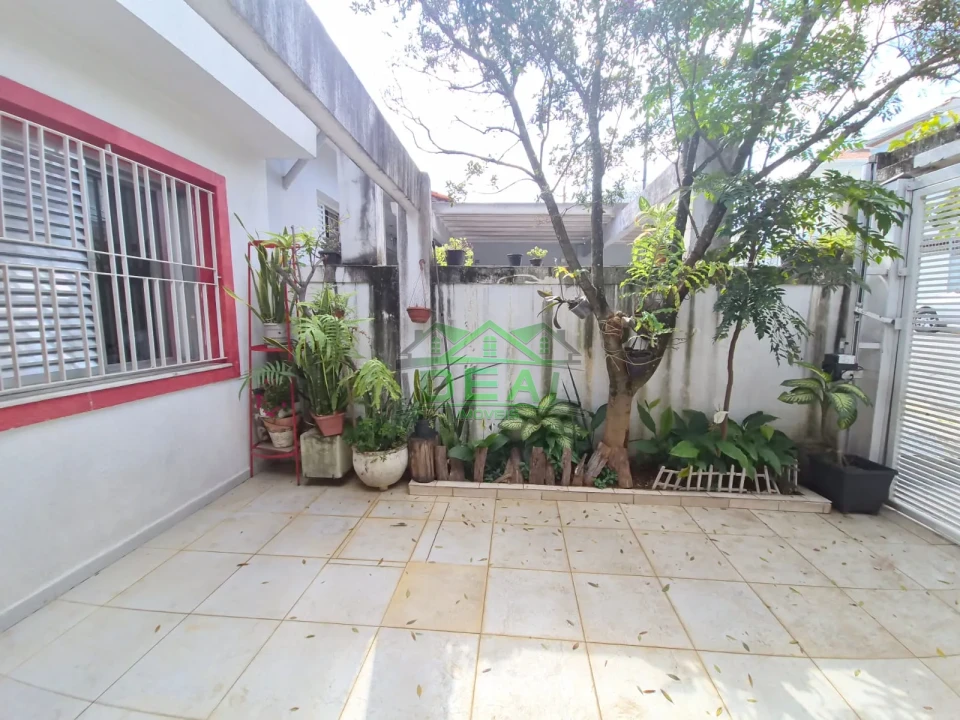 Casa Térrea a Venda- 4 Dormitórios sendo 1 suíte-2 vagas de garagem